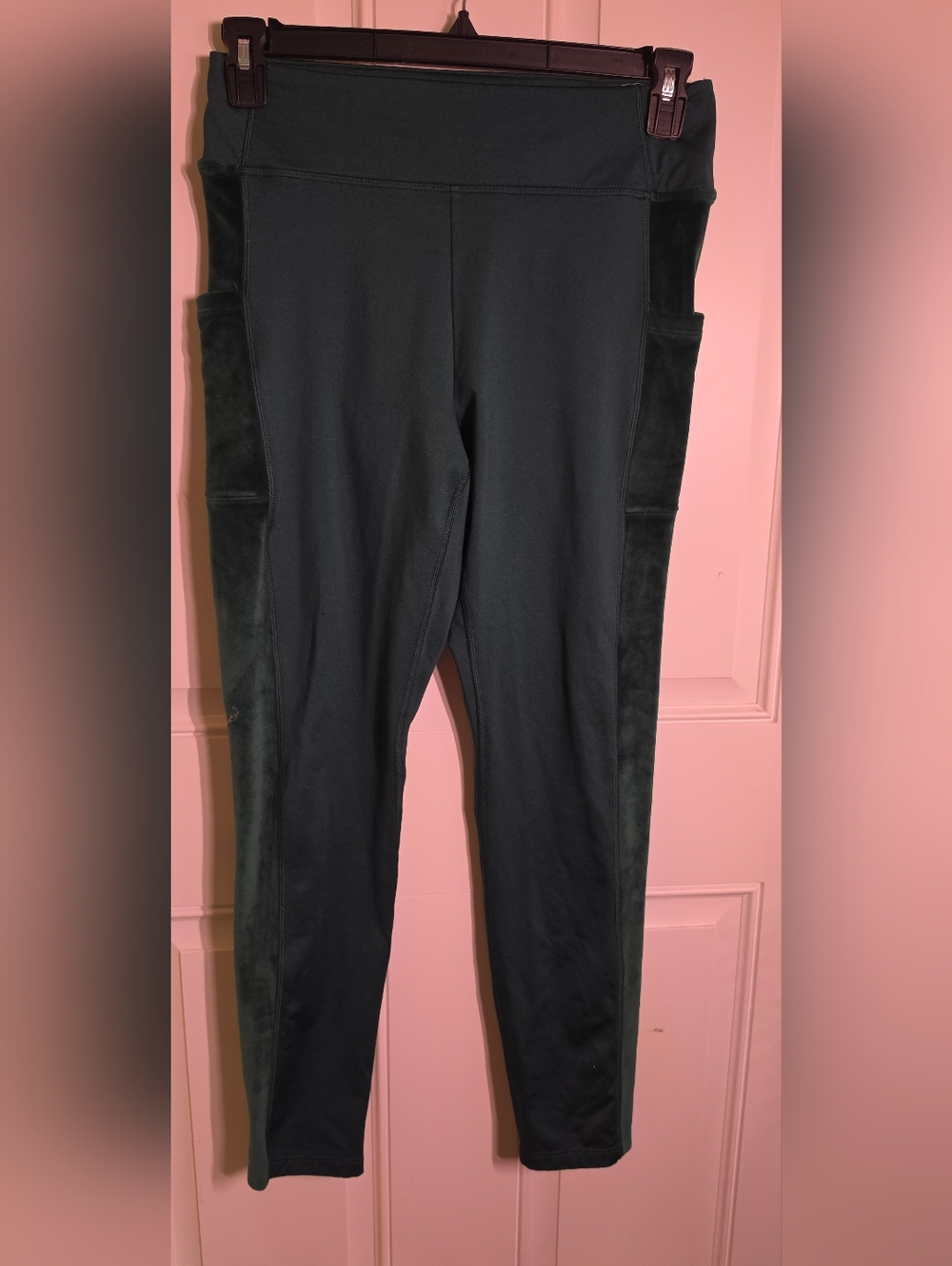 PINK Victoria's Secret Emerald Green High-Waist Leggings with Side Pockets